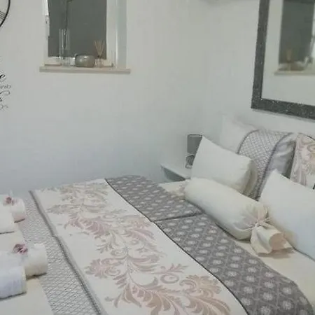 Apartment Little Secret *